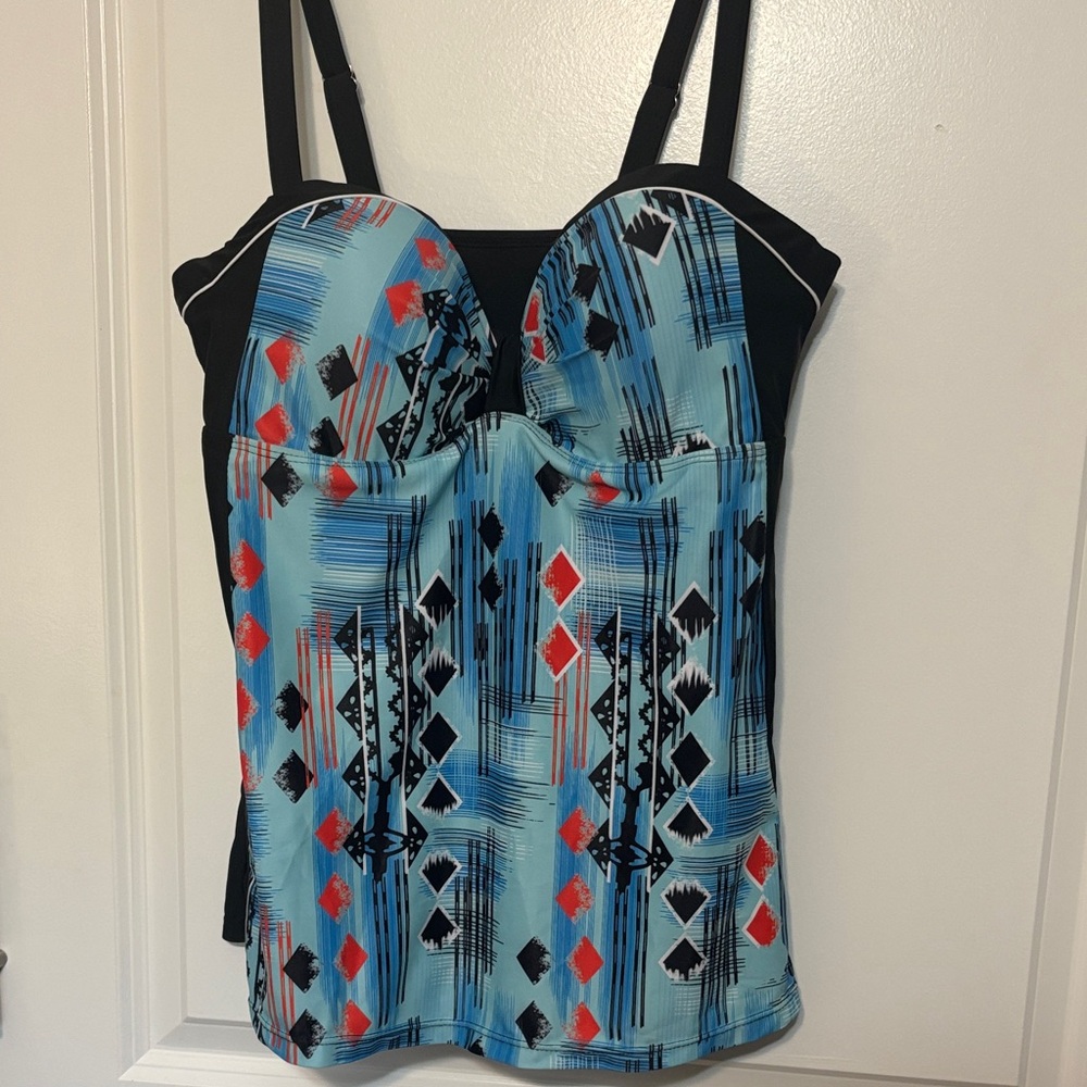 Rosegal Blue Geometric Print Swim Tankini with Black Trim and Red Accents